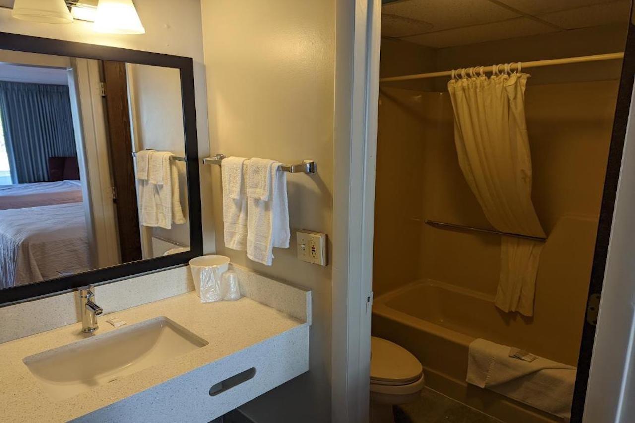Days Inn By Wyndham Birch Run Dış mekan fotoğraf
