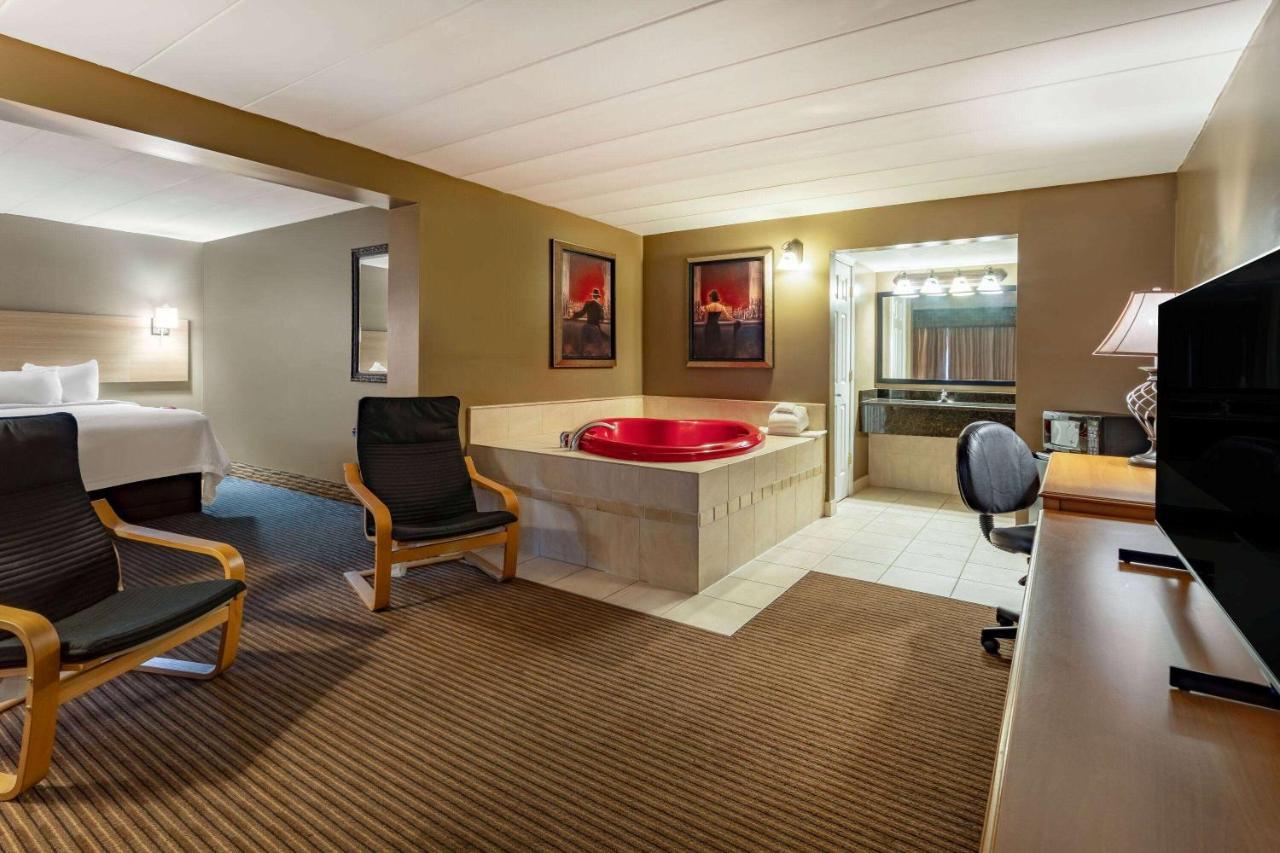 Days Inn By Wyndham Birch Run Dış mekan fotoğraf