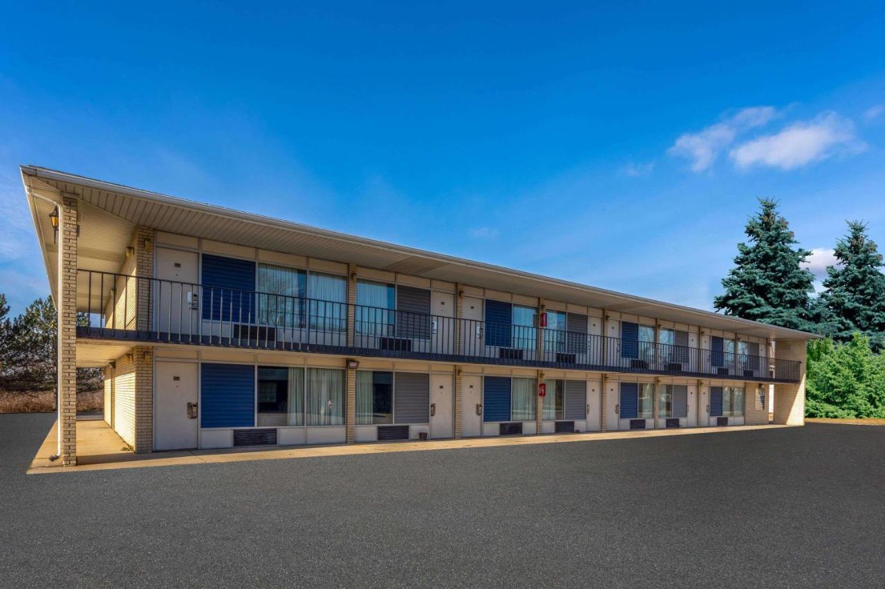 Days Inn By Wyndham Birch Run Dış mekan fotoğraf