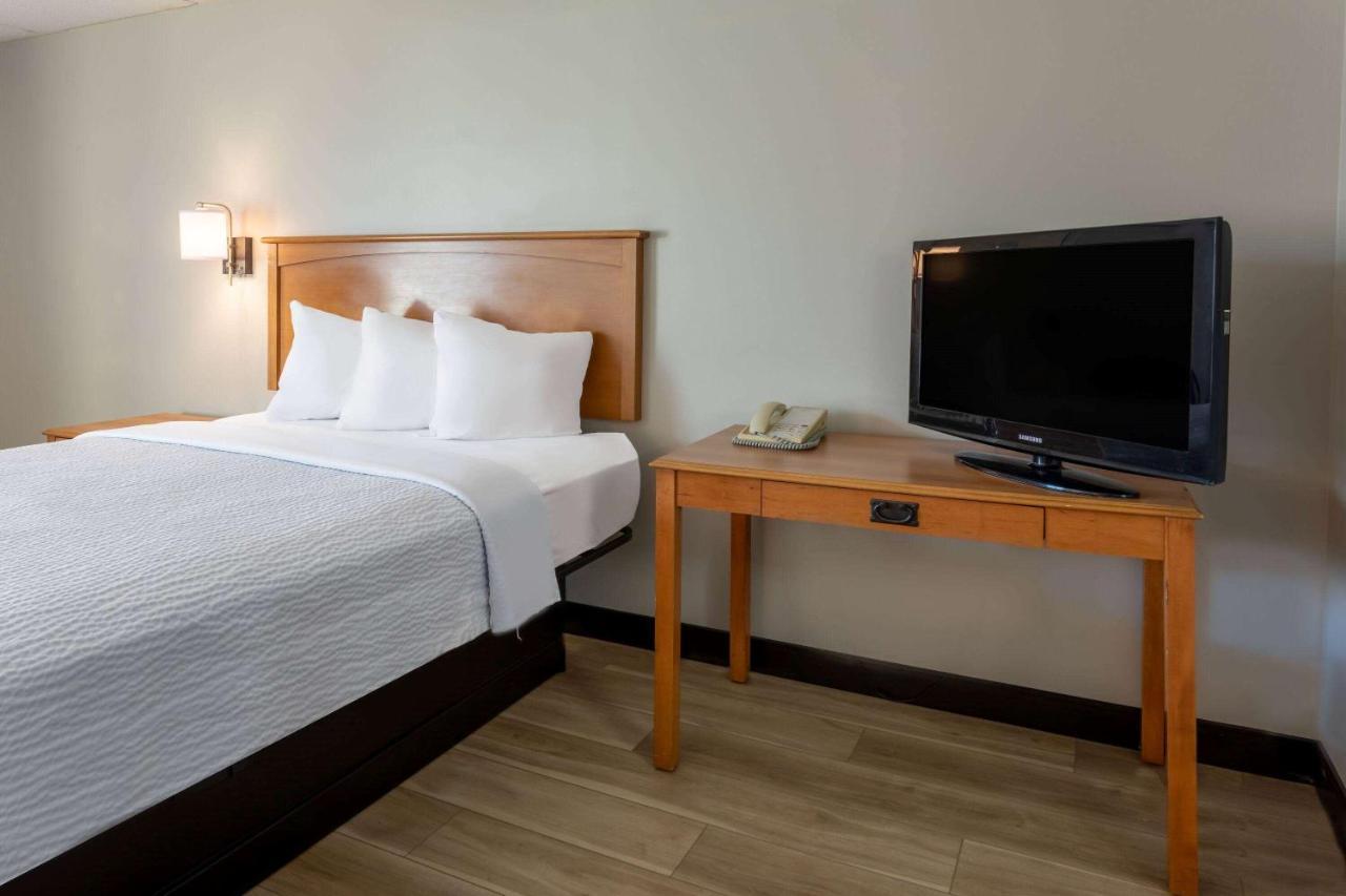 Days Inn By Wyndham Birch Run Dış mekan fotoğraf